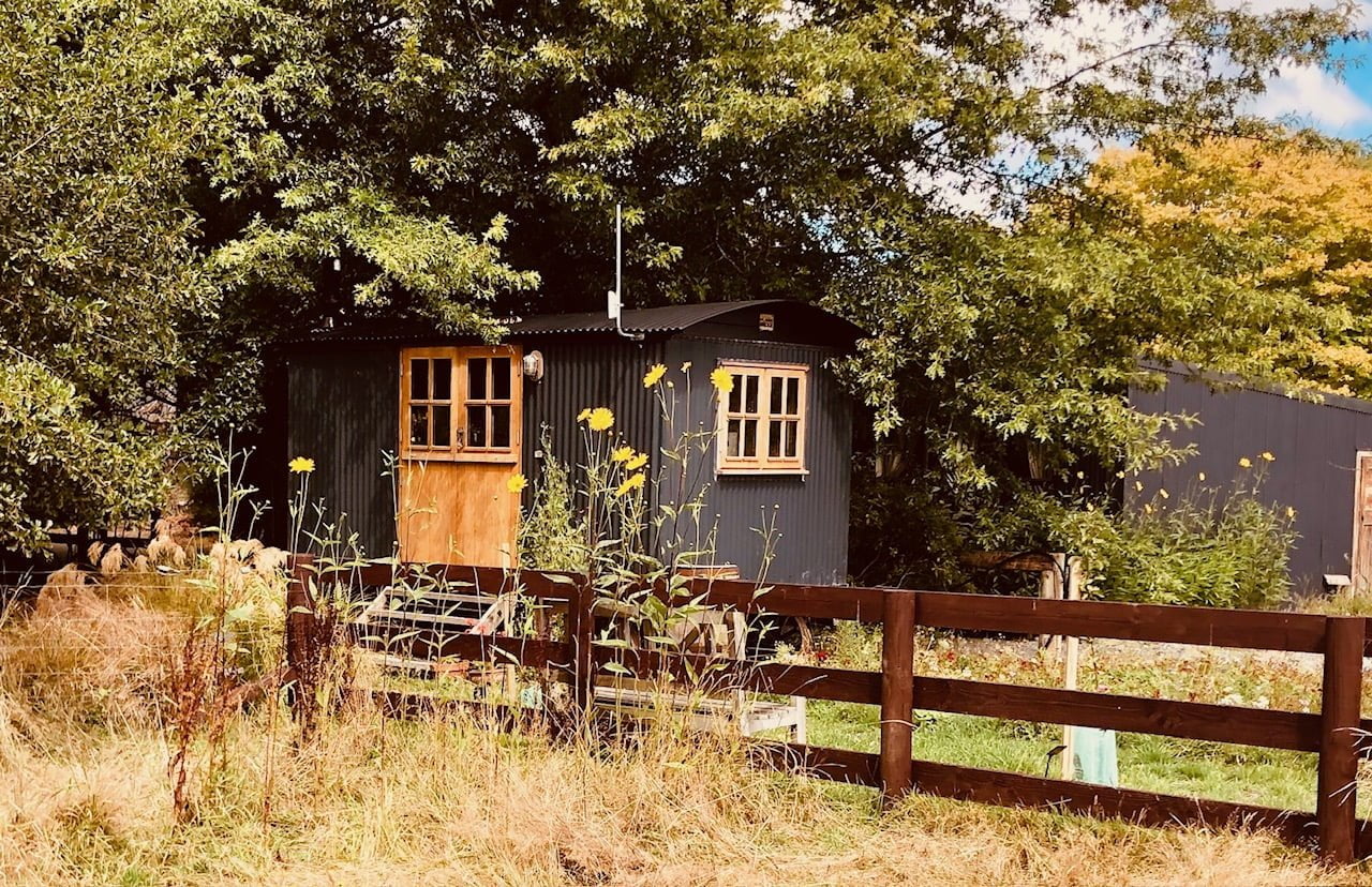 Sending A Shepherd’s Hut To The Other Side Of The World: An Incredible ...