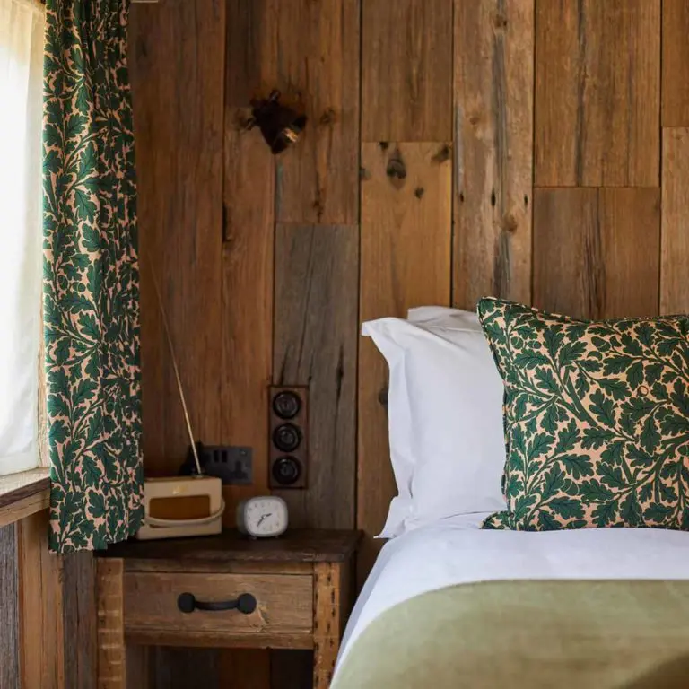 Plankbridge shepherd's hut bedroom