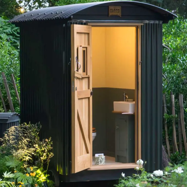 Garden Privy exterior