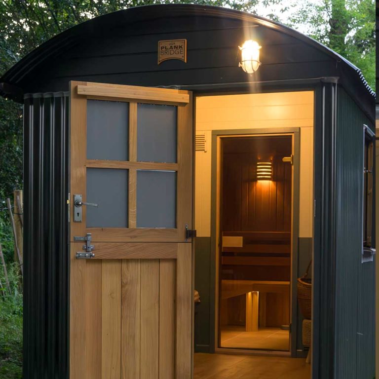 Sauna Snug exterior and interior