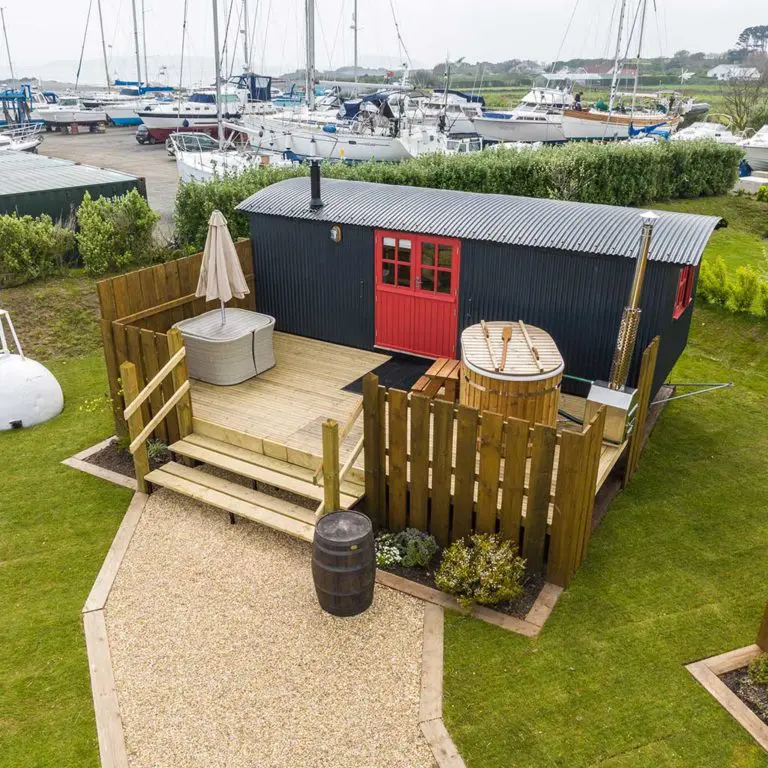 Plankbridge bespoke shepherd's hut