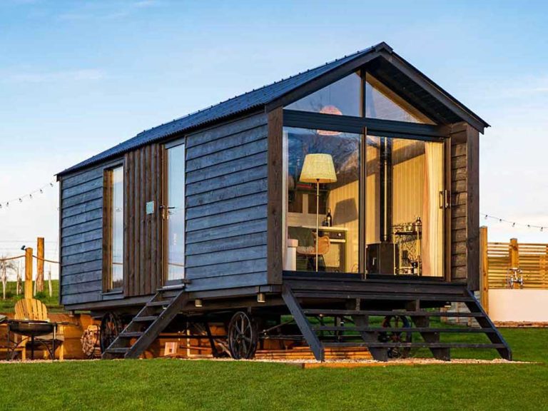 Plankbridge bespoke shepherd's hut