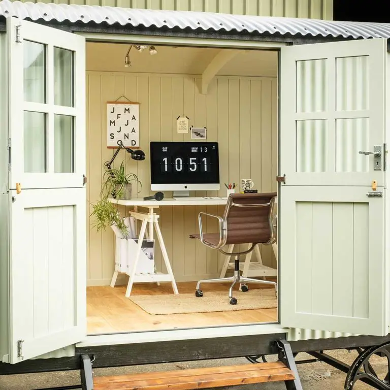 Plankbridge Studio Custom shepherd's hut