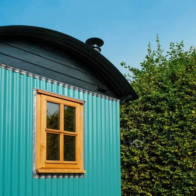 Plankbridge Studio shepherd's hut