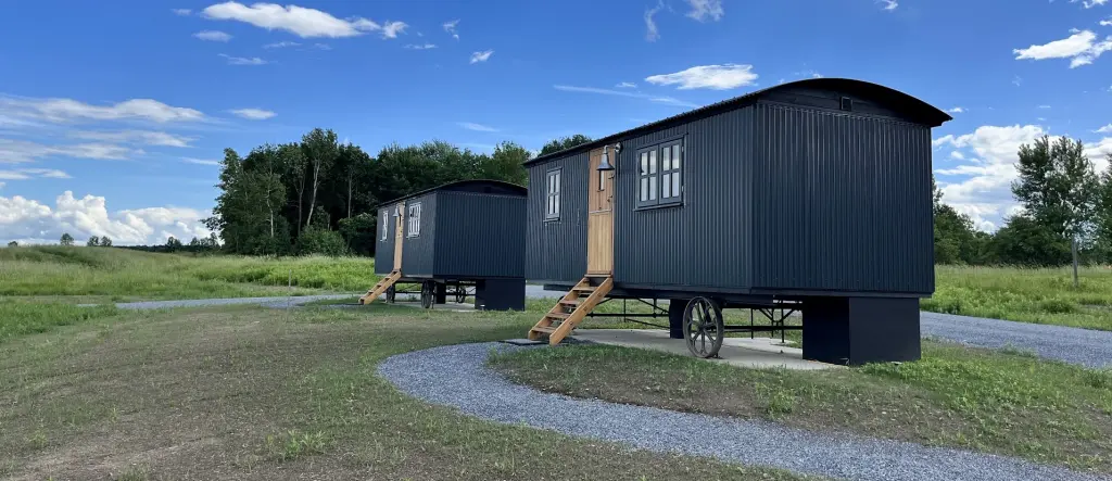 Plankbridge shepherd's hut in USA