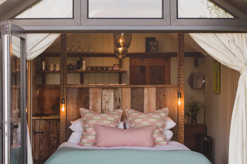 Plankbridge holiday hut